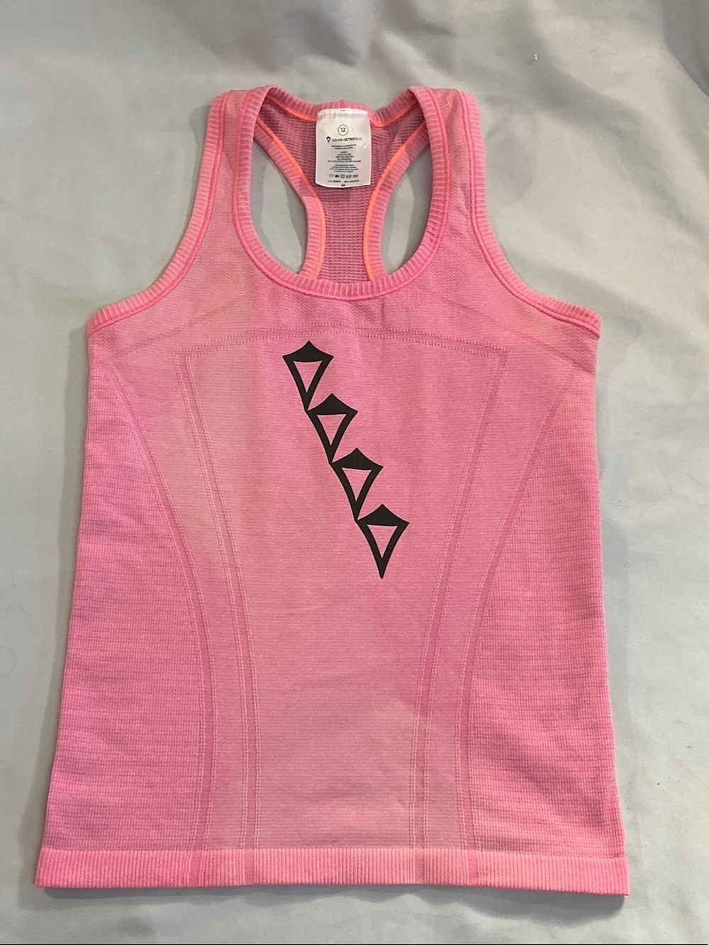 ⭐️ Ivivva - Lululemon girls pink Racerback Tank with Black Geometric Accent